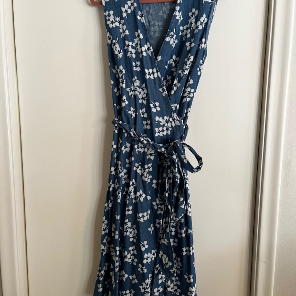 Draper James Miranda Wrap Dress Floral Chambray - Picture 4 of 6